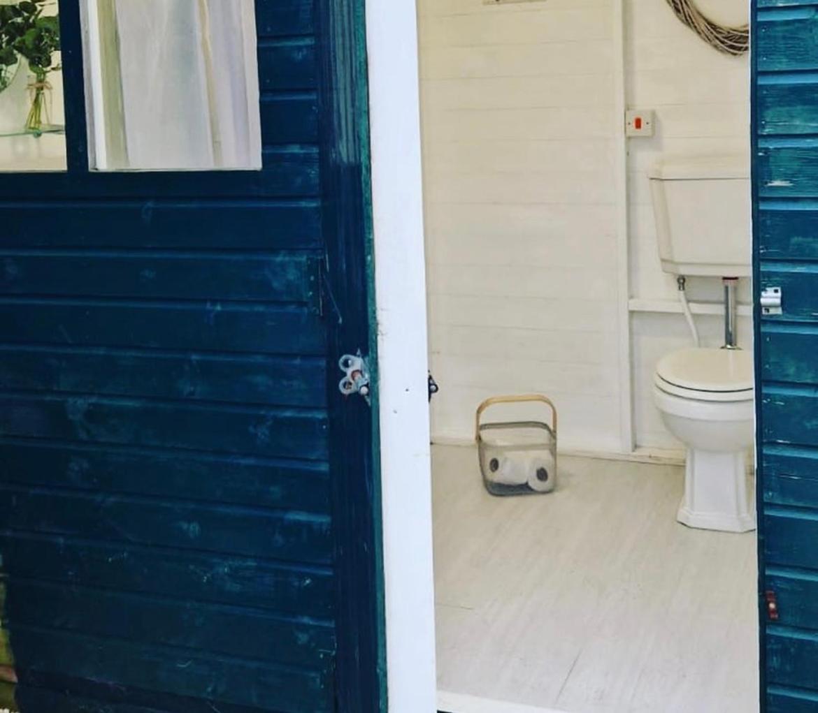Peggy'S Hut Hotel Astbury Ngoại thất bức ảnh
