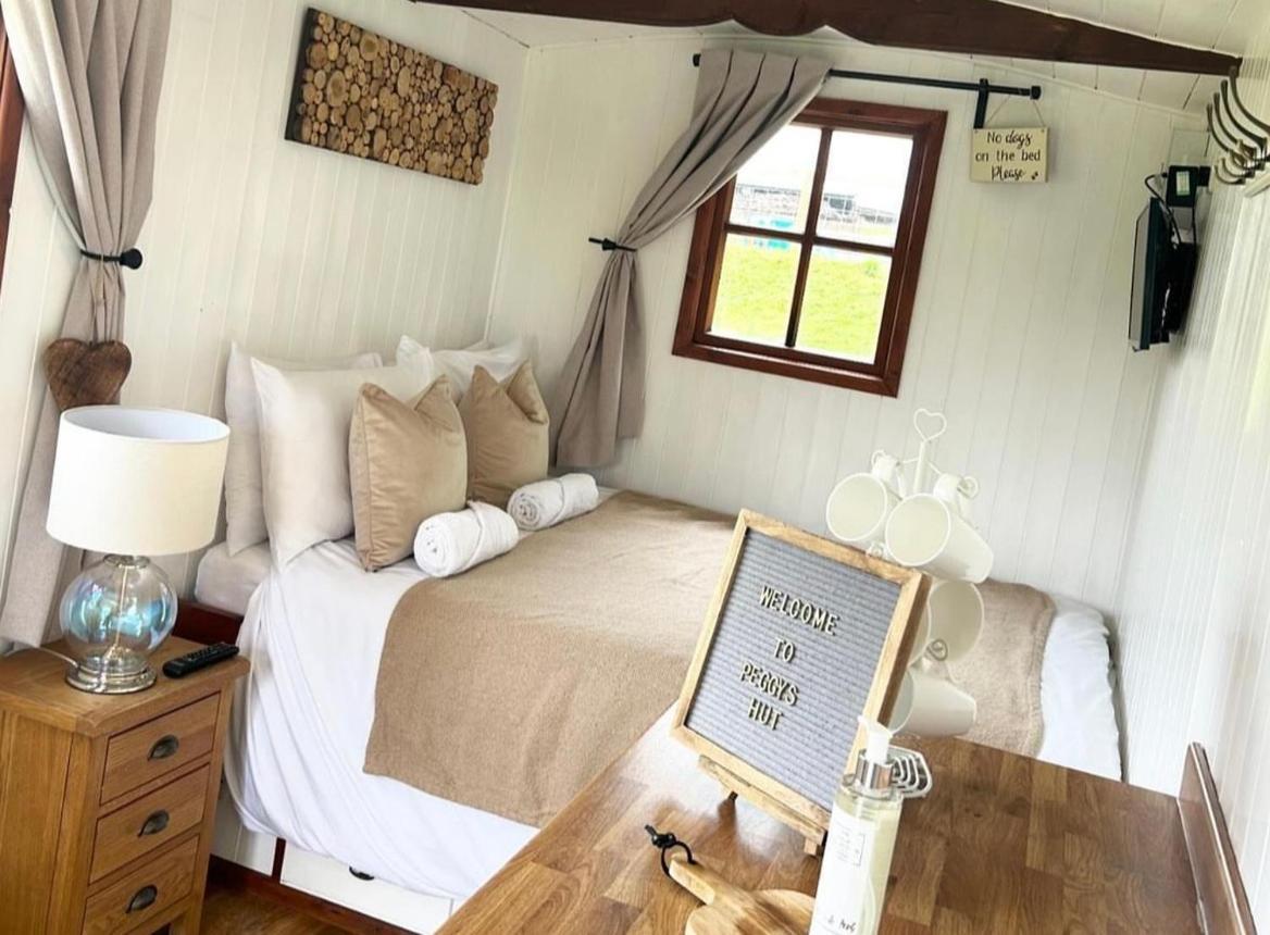 Peggy'S Hut Hotel Astbury Ngoại thất bức ảnh